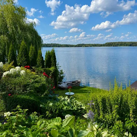Dom Nad Jeziorem 9 Na 2 Mazury 펜션